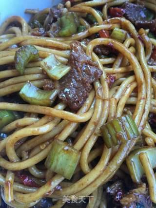 新疆炒米粉的做法视频,香辣诱人，制作步骤详解